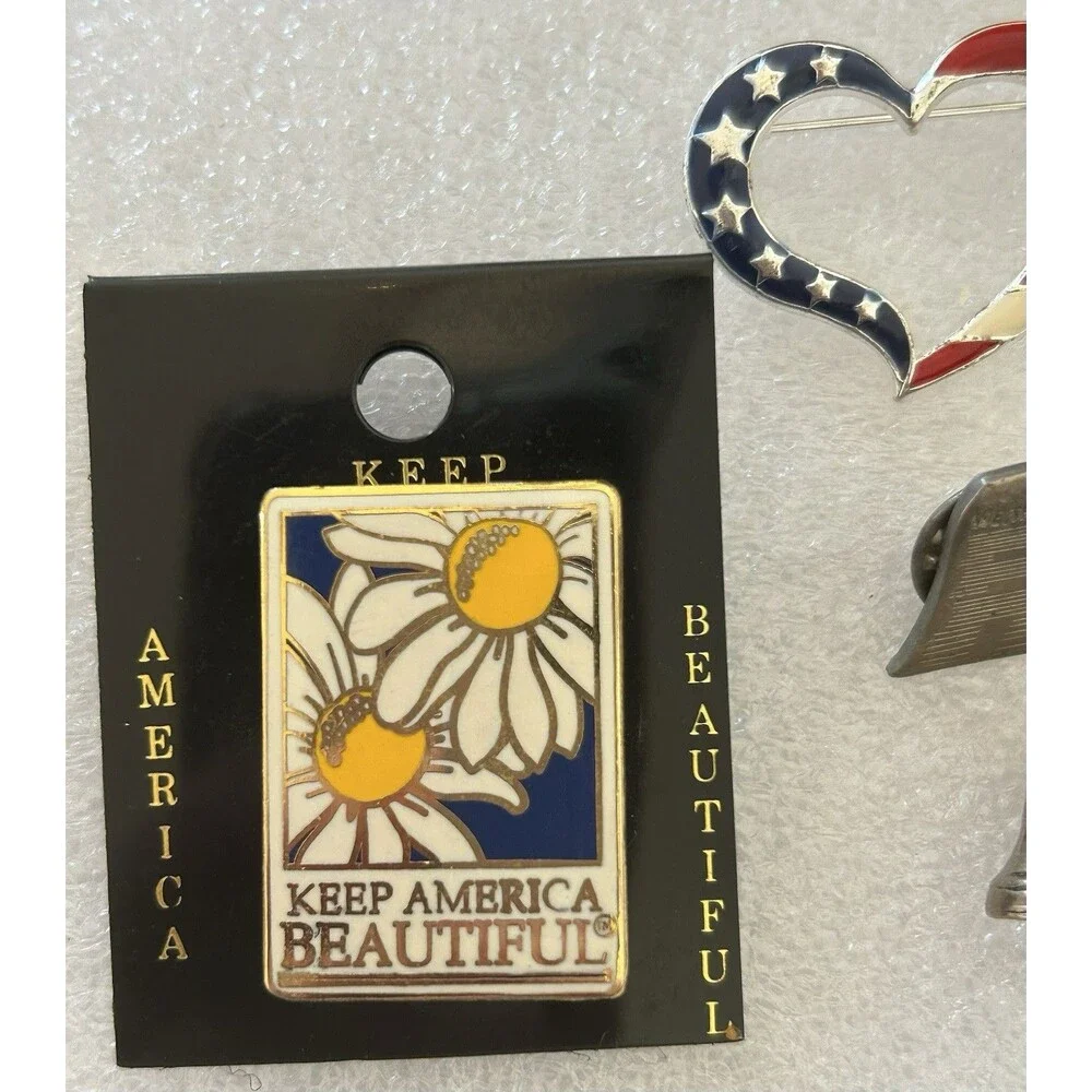 Vintage American Flag Liberty Bell Patriotic Avon‎ America Beautiful Pin Brooch